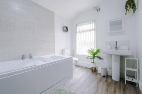 Rest&Recharge @ Saltney Lodge (5mins to City)